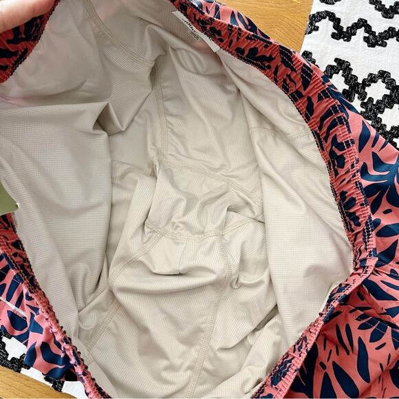 NEW Goodfellow Floral swim trunks with liner 7” inseam men’s size XL - Picture 4 of 8